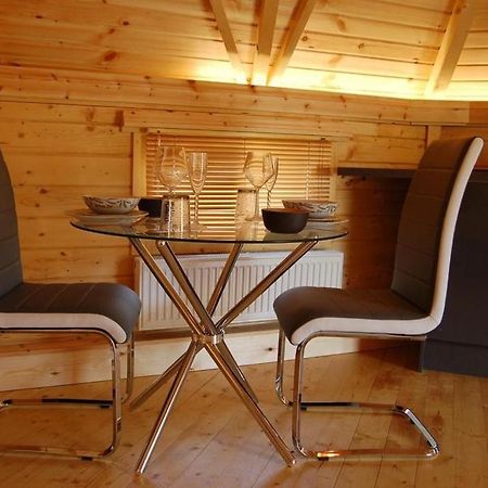 Romantic Rural Retreats Crewkerne Bagian luar foto