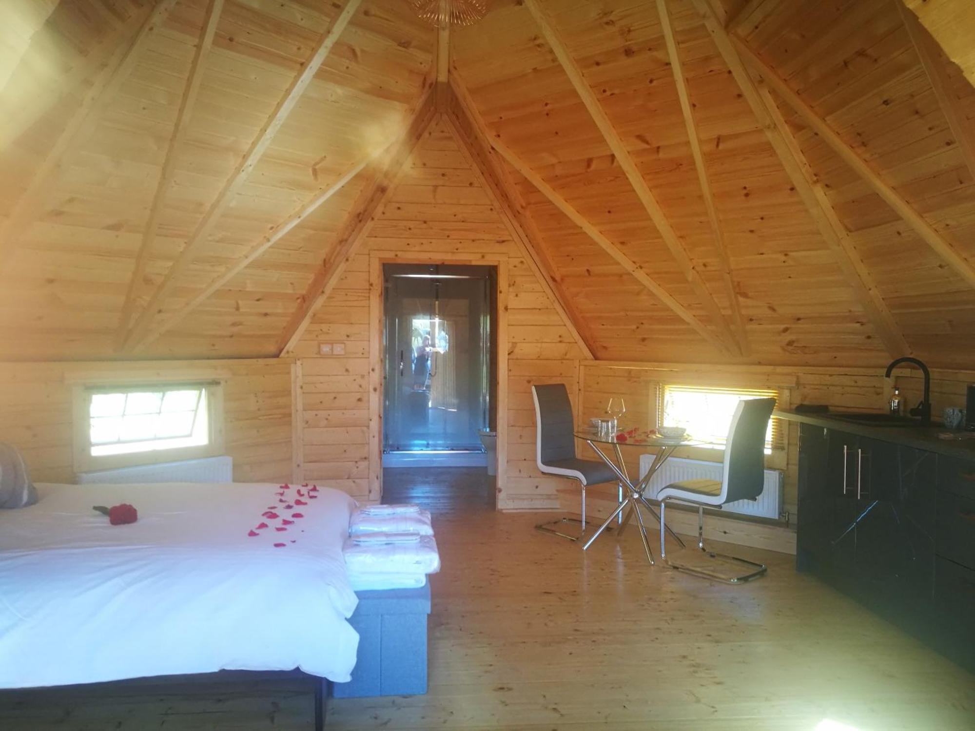 Romantic Rural Retreats Crewkerne Ruang foto